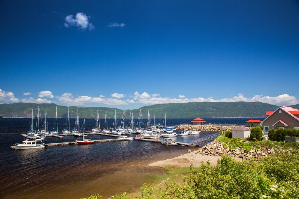 LʼAnse-Saint-Jean Chalets Condos Sur Le Fjord מראה חיצוני תמונה