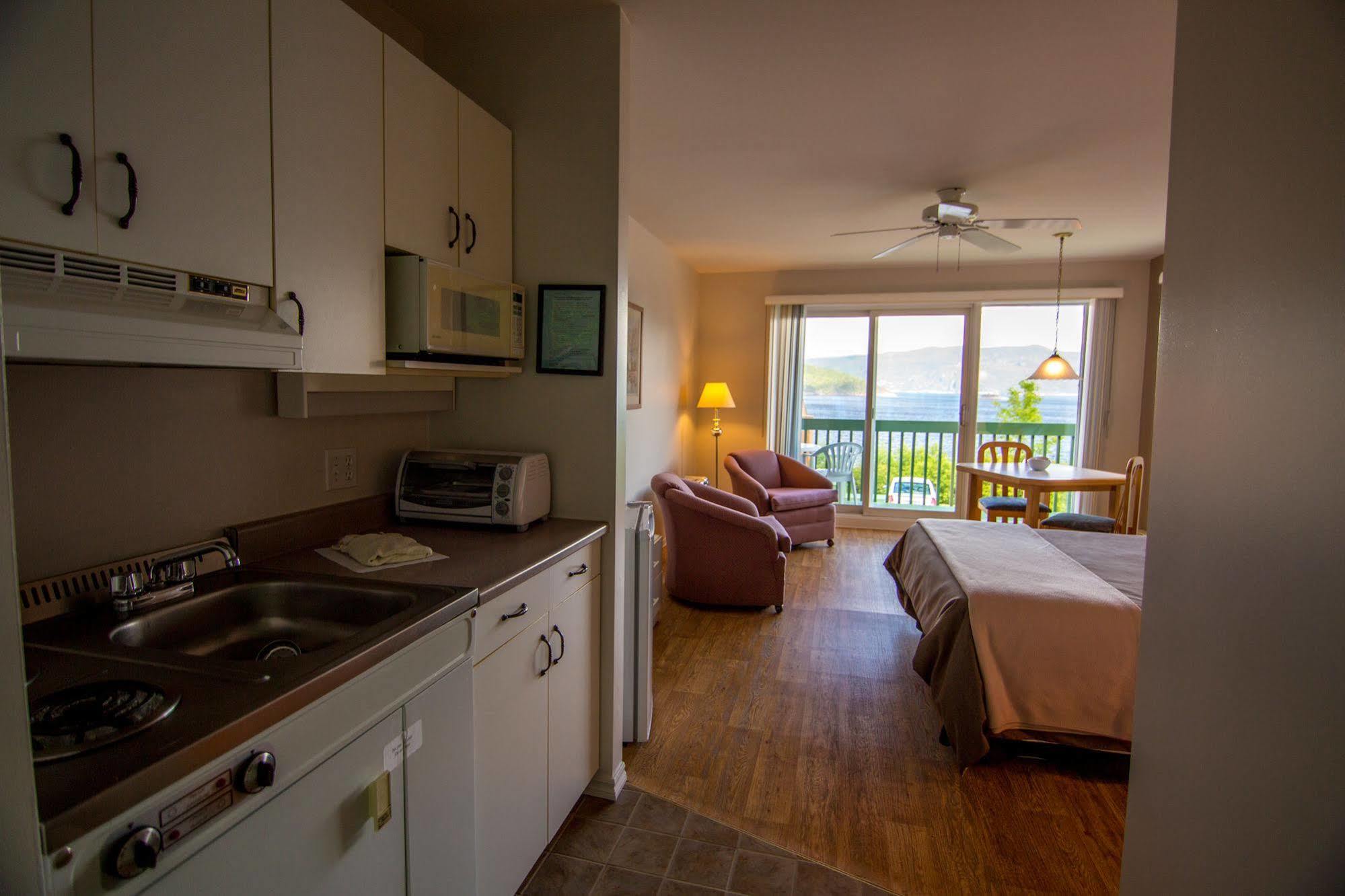 LʼAnse-Saint-Jean Chalets Condos Sur Le Fjord מראה חיצוני תמונה