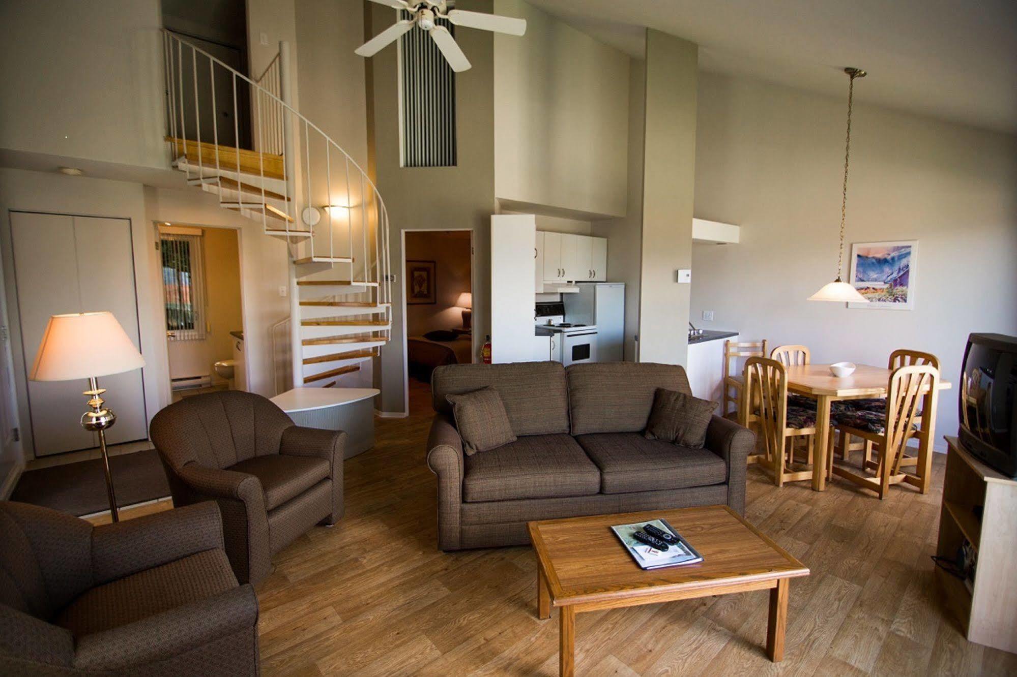 LʼAnse-Saint-Jean Chalets Condos Sur Le Fjord מראה חיצוני תמונה